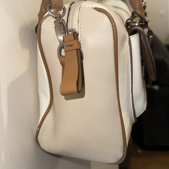 Etienne Aigner Vintage Leather Barrel Sarchel/Shoulder Bag (EUC) - Picture 6 of 15